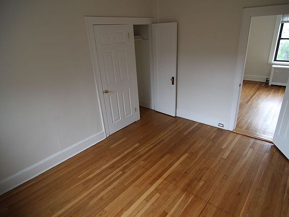 4th image of 2046 31st St APT D4