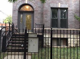 1942 W Oakdale Ave #1, Chicago, IL 60657