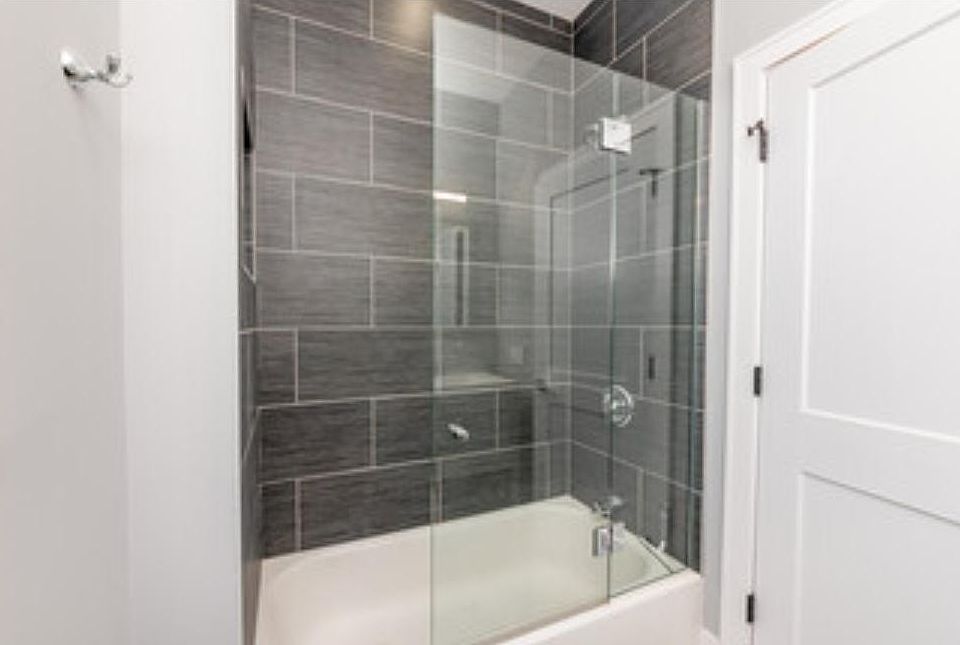 1st image of 1810 W Touhy Ave #2