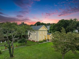 102 School St, Groton, CT 06355