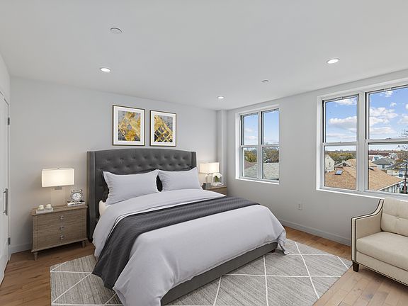 4th image of 2481 Ocean Ave #2F