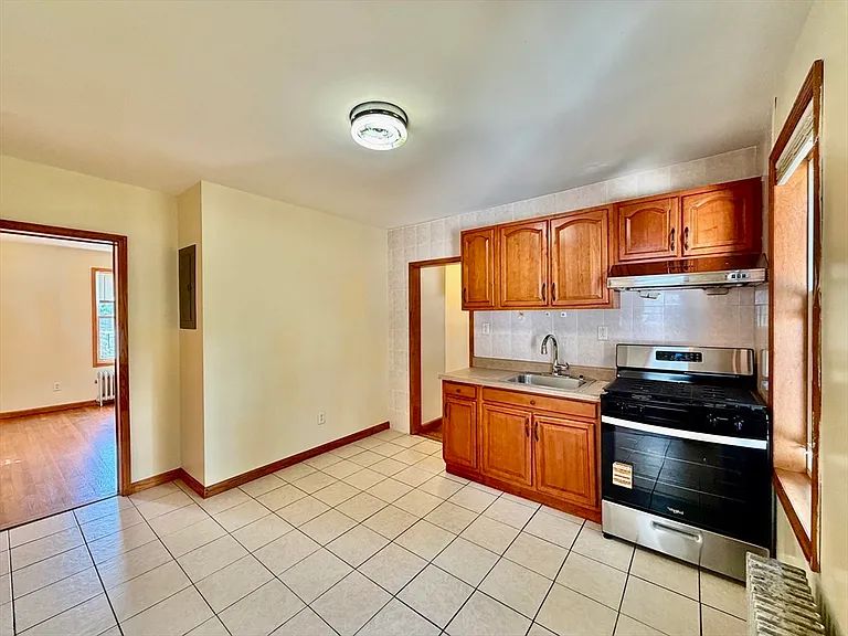 18 Bigelow St #18 — Photo 10