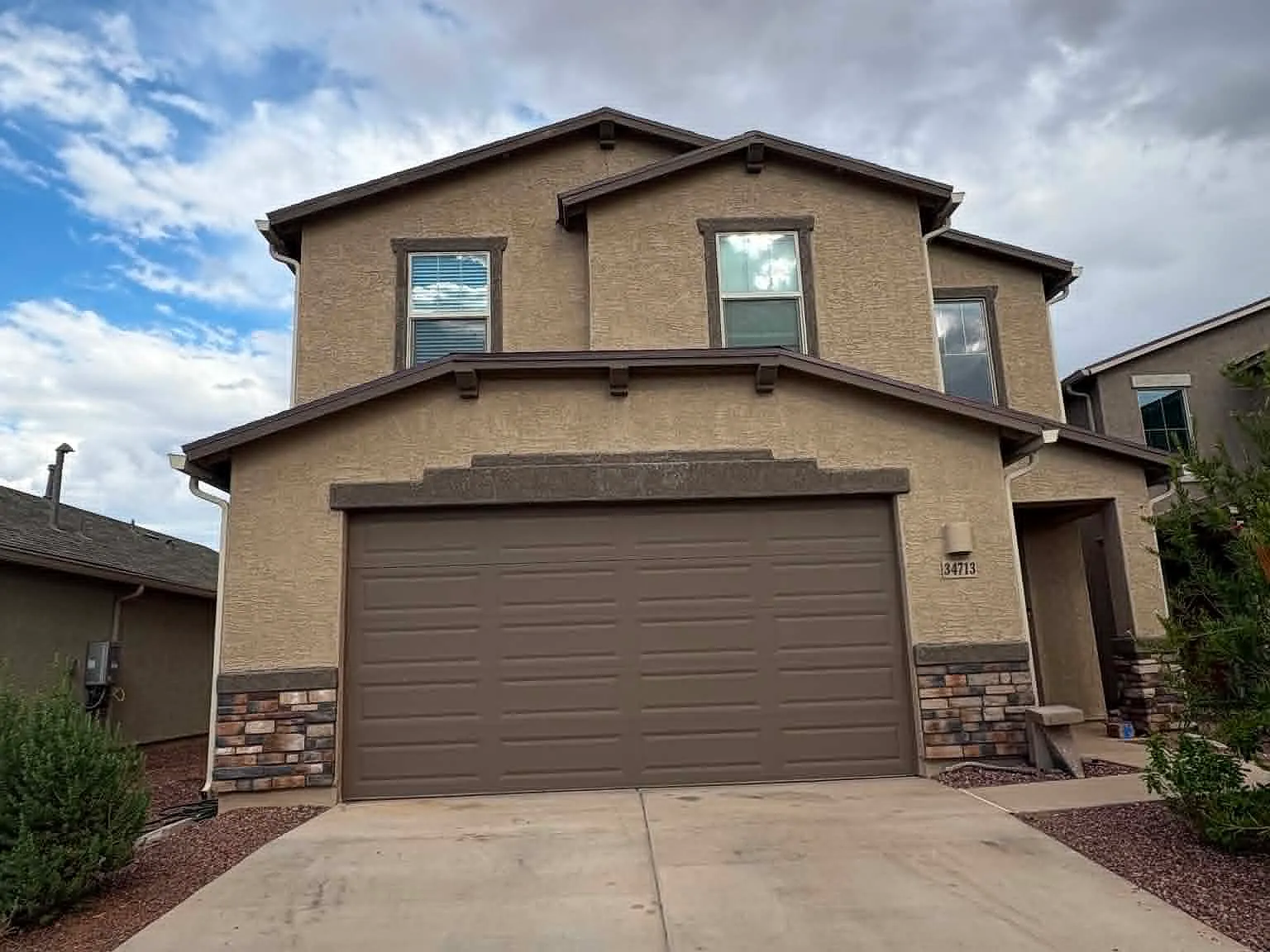 4 bed, 2391 sqft, $1,995 — Photo 2