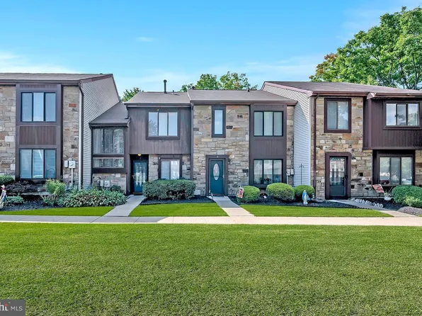 7 Topaz Ln, Hamilton Township, NJ 08690