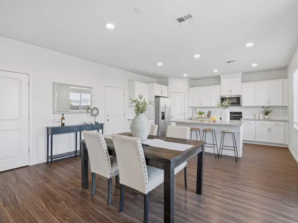 448 Dutch Creek St, West Sacramento, CA 95605
