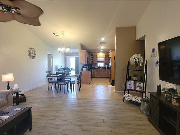 3rd image of 4626 SW 7th Ave