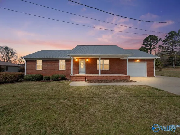 131 Mountain View Dr, Woodville, AL 35776