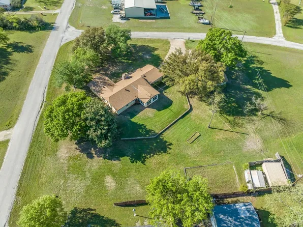 100 Chaparral Ct, Willow Park, TX 76087