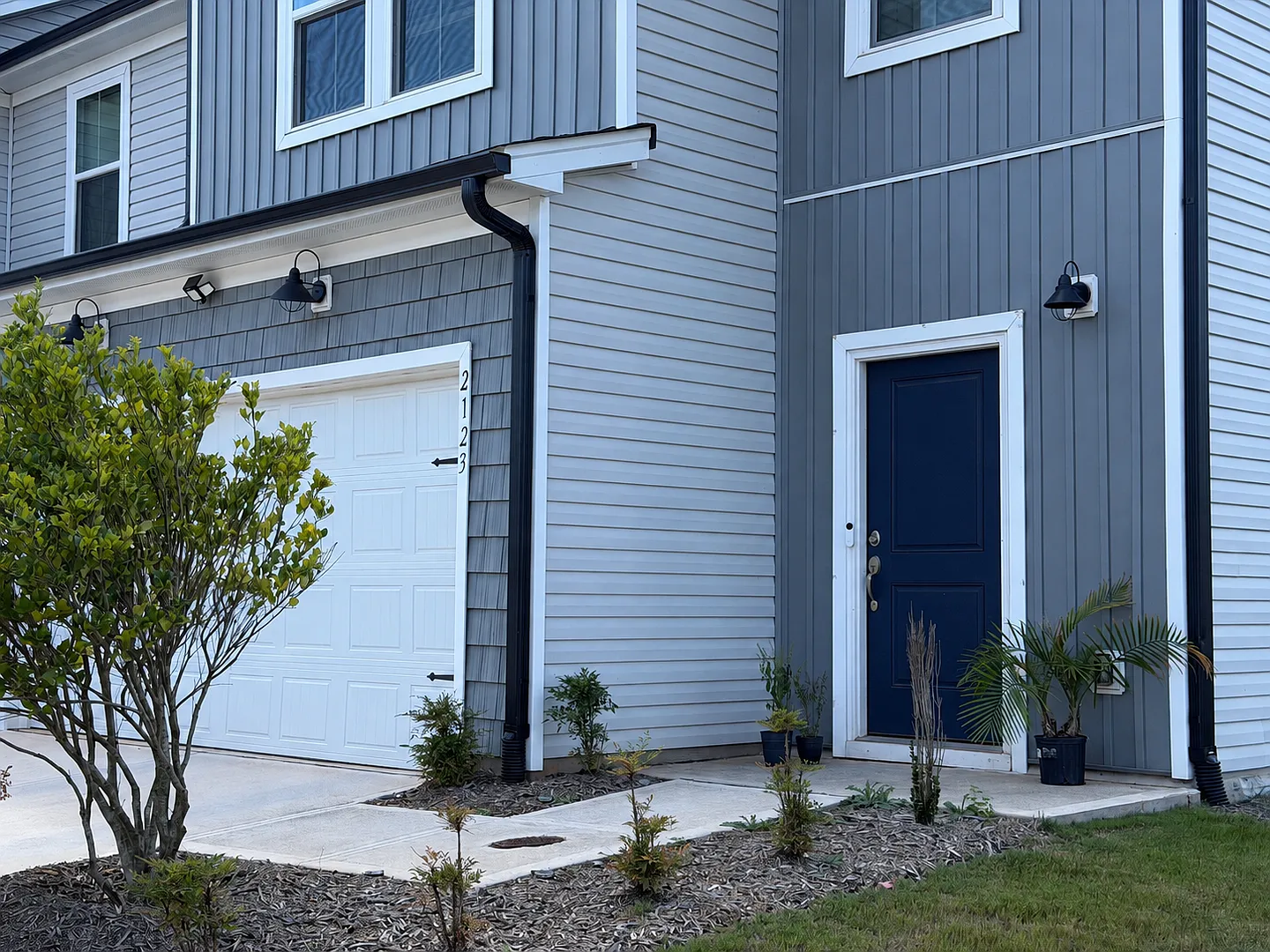 Spacious 3BD Townhome in Solana | 2-Car Garage | Pool, Gym & More — Photo 3
