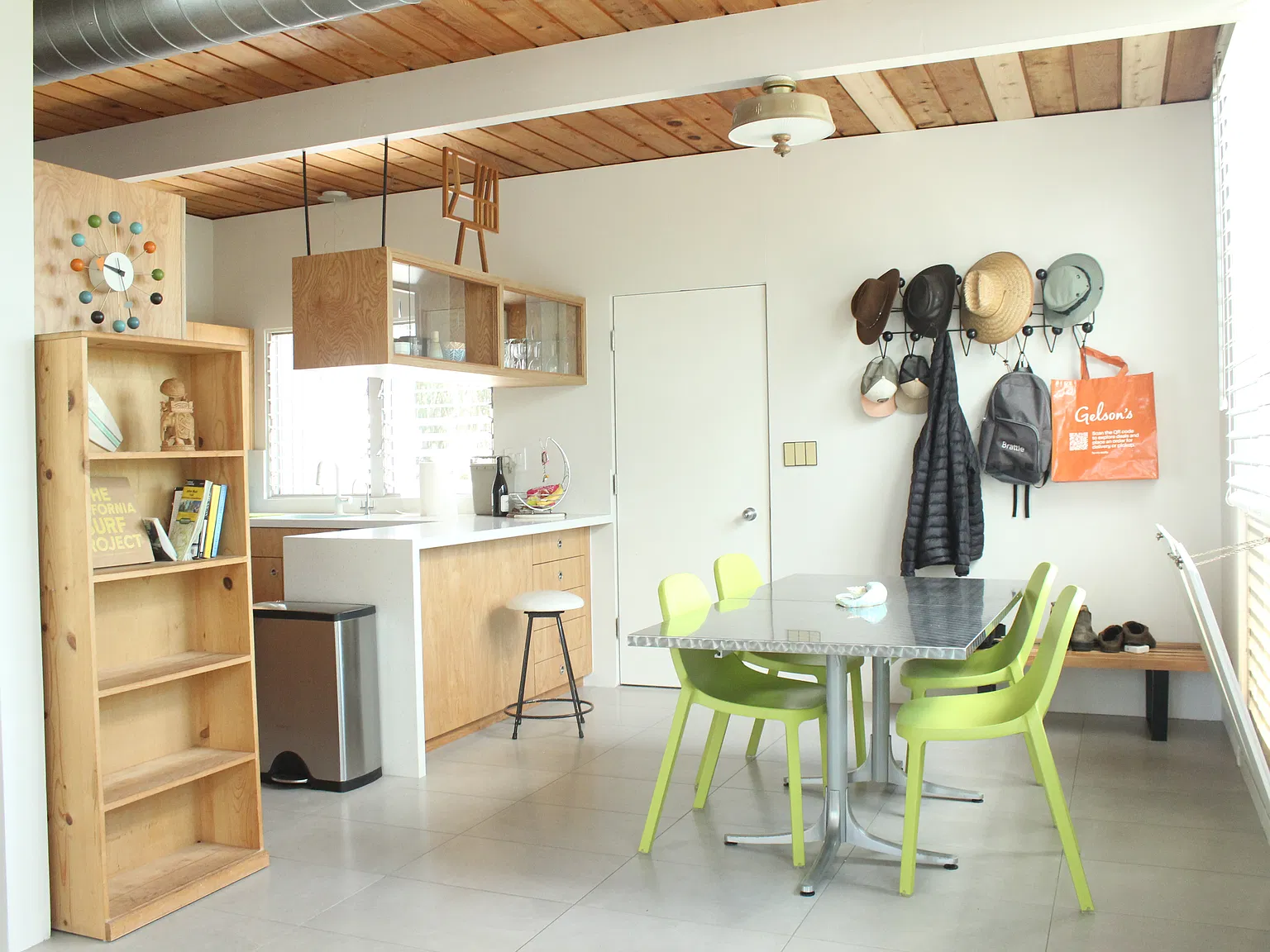 2 bed, 1000 sqft, $4,900 — Photo 2