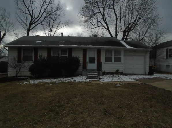 1110 Darr Dr, Saint Louis, MO 63137