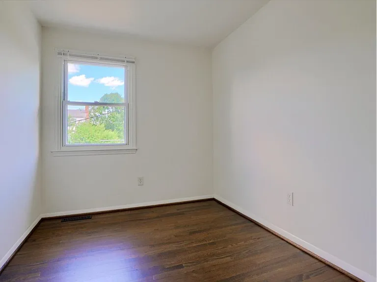 8431 Harris Ave — Photo 8