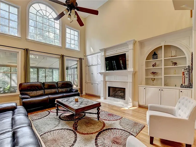 10370 Sugar Crest Ave — Photo 9