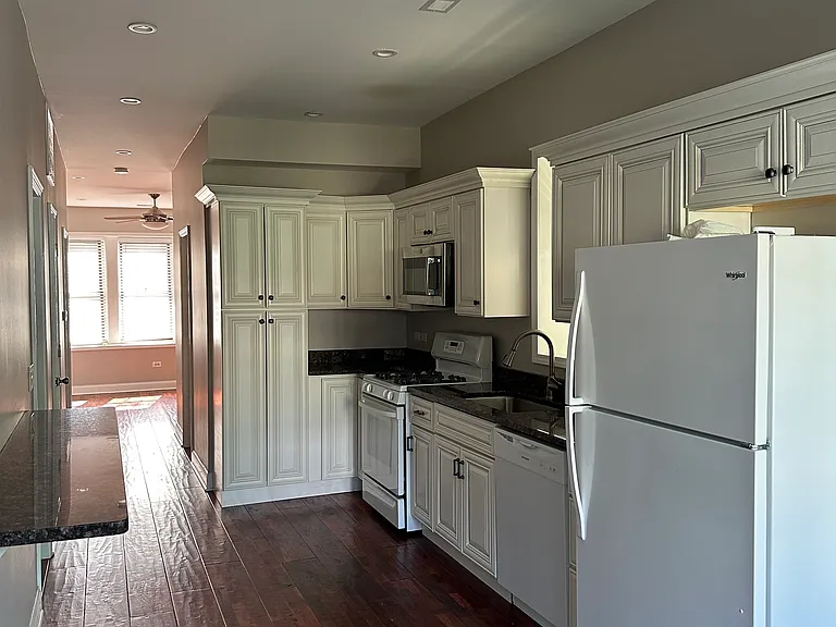 4202 N Saint Louis Ave #1 — Photo 3