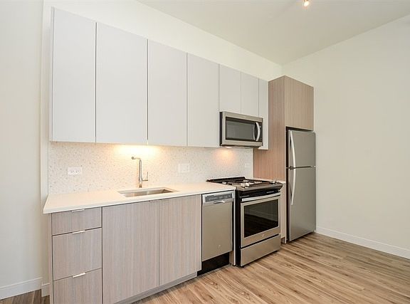 5th image of 1407 S Michigan Ave APT 807