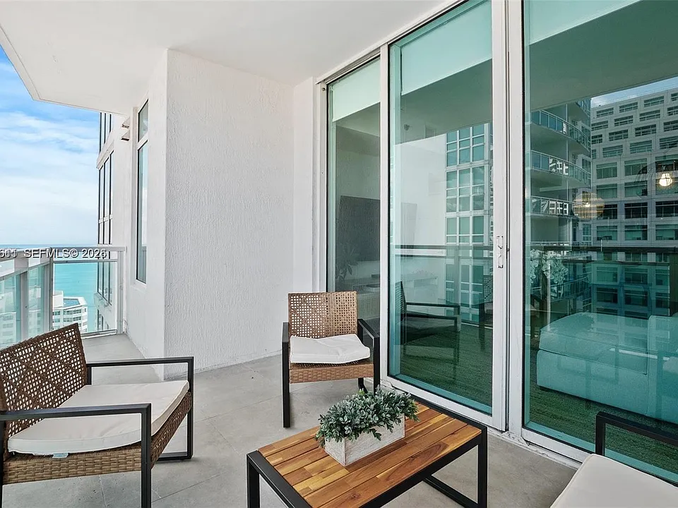 951 Brickell Ave #2700