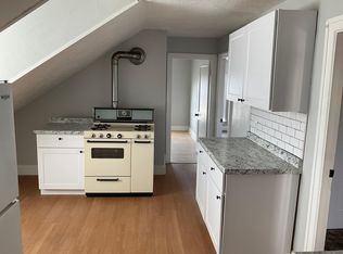 21 Dexter Ct FLOOR 3, Pawtucket, RI 02860