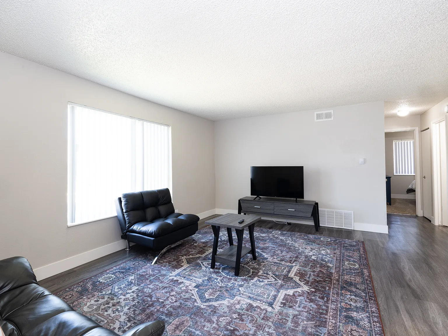 Glendale Apartments — Photo 2