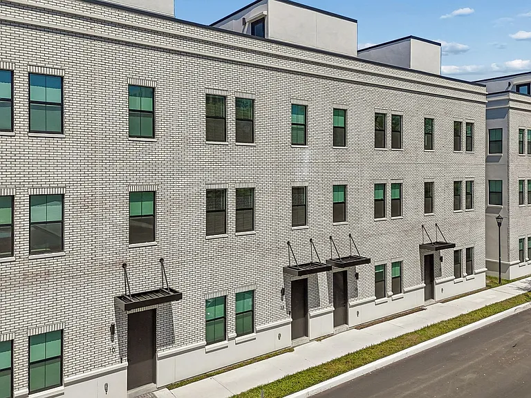 1218 E Kay St #14 — Photo 4