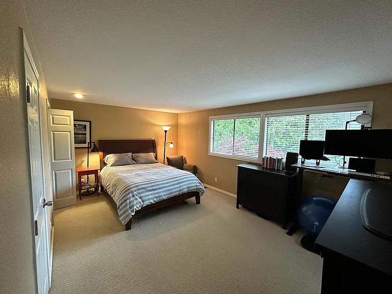 1040 Cedar Pl — Photo 8