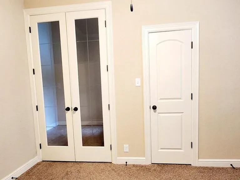 Office with closet. Let your imagination wonder (office, hobby room, sewing room,child's playroom or bathroom #5.