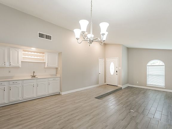 4th image of 15411 La Loma Dr