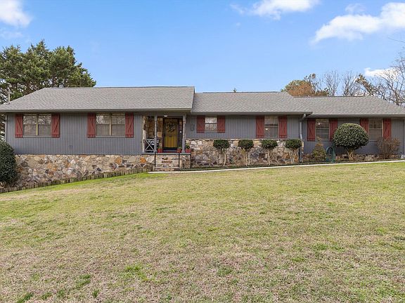 2nd image of 49 Robert E Lee Dr