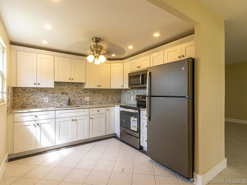 1st image of 1034 Farnham #1034-O