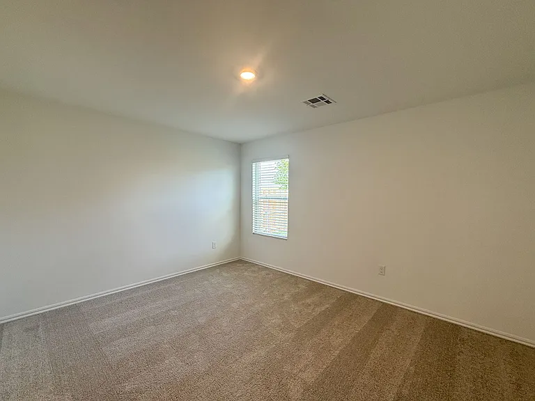 16309 Harvester Dr — Photo 11