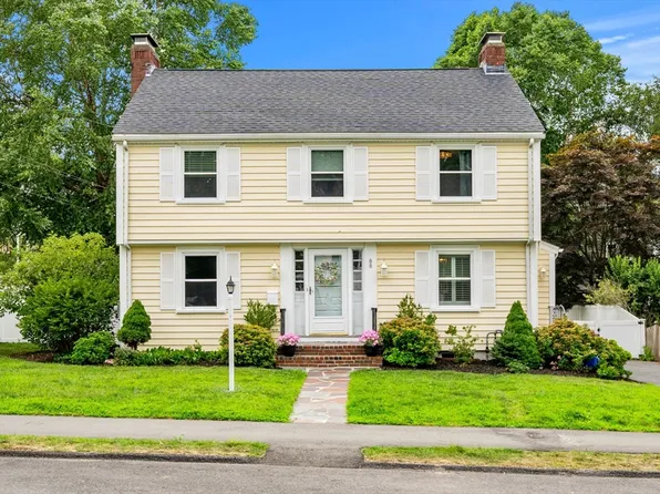 88 Elm St, Milton, MA 02186