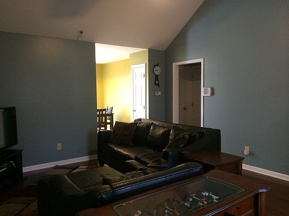 3rd image of 108 Farmdale Cv
