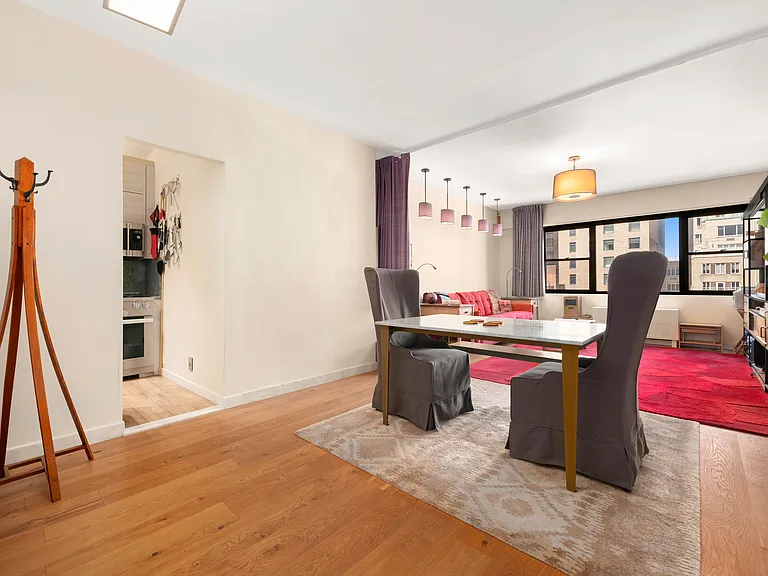 58 W 58th St #15B — Photo 4