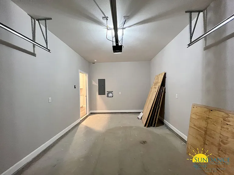 1800 Stable Ln — Photo 22