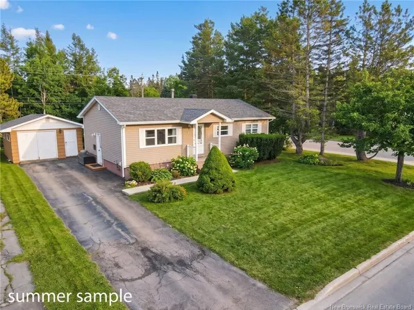 77 Lawson Ave, Riverview, NB E1B 3R1