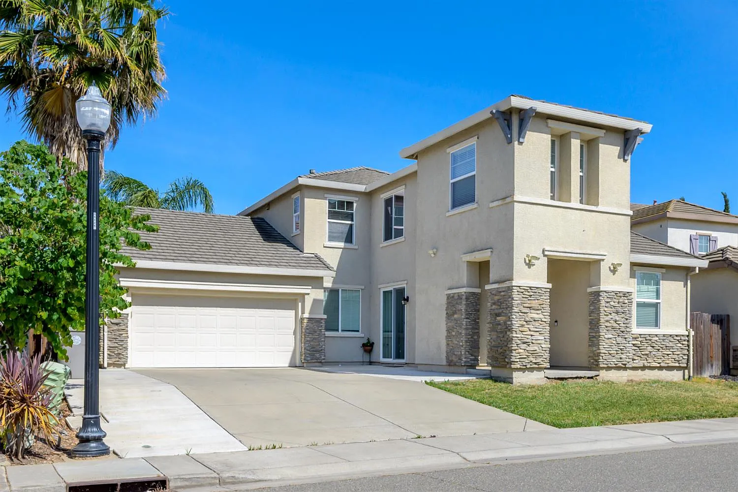 5712 Lolet Way photo 1
