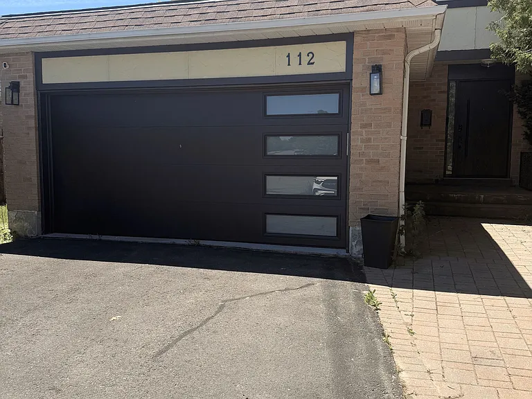 112 Holm Cres — Photo 2