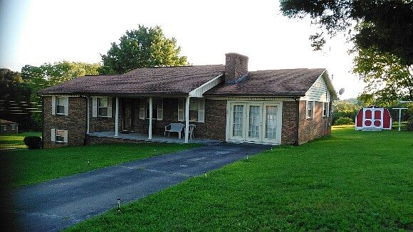 1st image of 6411 Charlies Dr