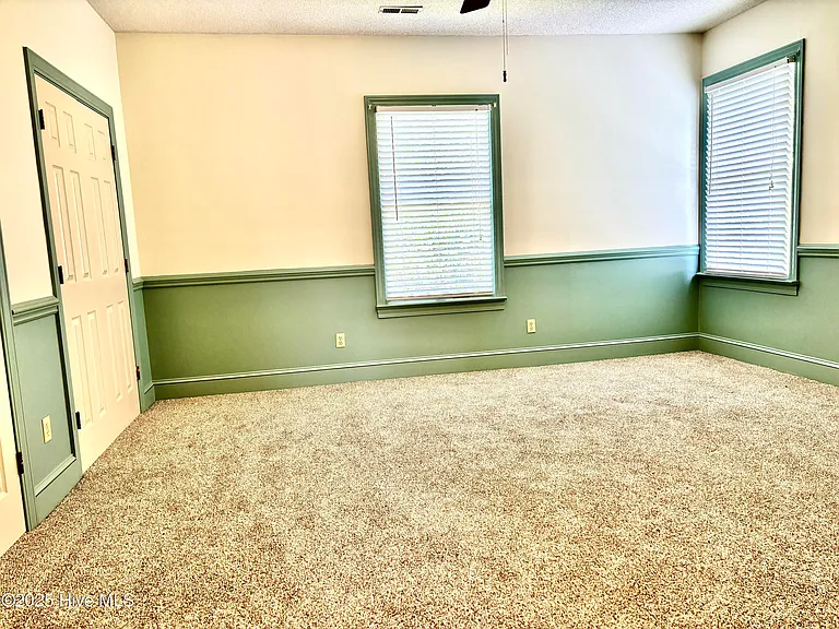 3549 N Main St — Photo 13
