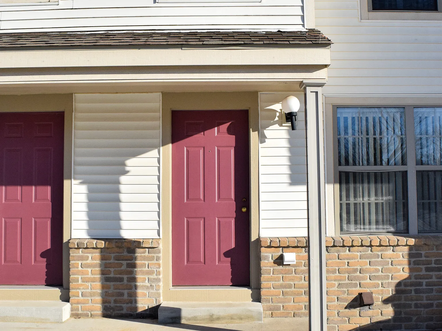 Coleman Apartments — Photo 1
