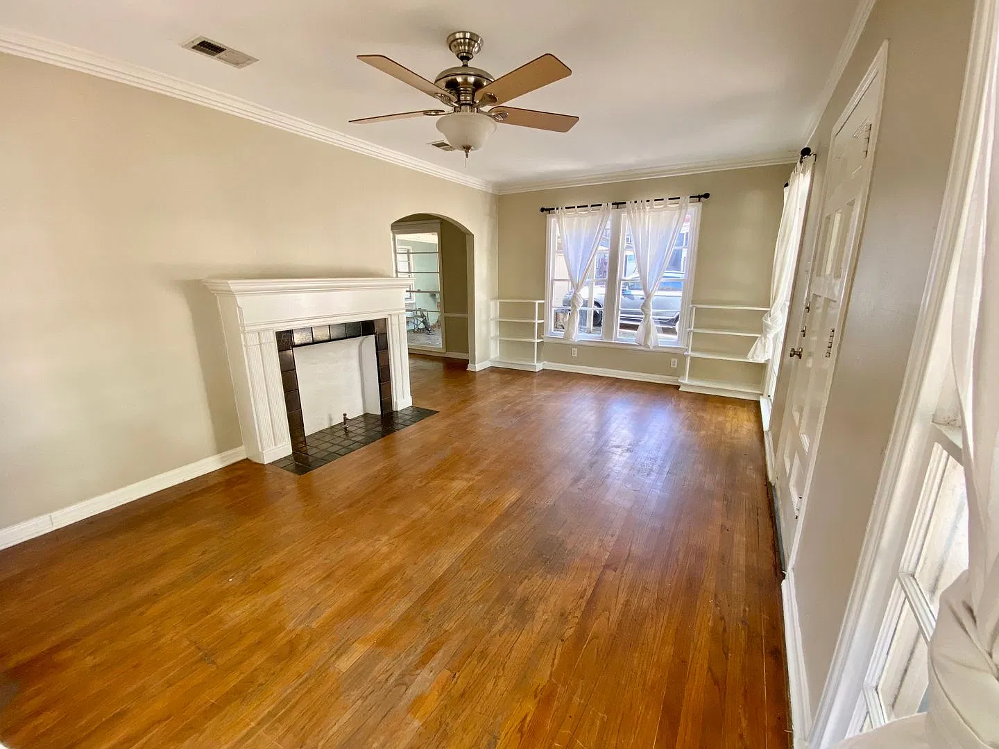 Bishop Arts Single Family Home - .3 Miles from Heart of Bishop — Photo 2