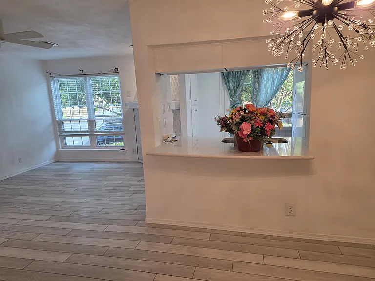 5200 Martel Ave #41 — Photo 3