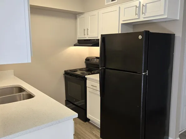 4202 Breckenridge Ln #37, Louisville, KY 40218