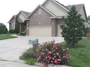 604 Autumn Glen Pkwy, Newton, KS 67114