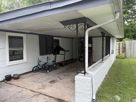 2nd image of 3324 Roell Cir