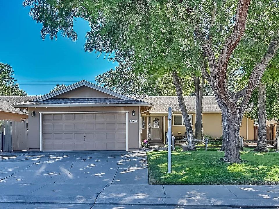 1st image of 2642 Tamarisk Ave