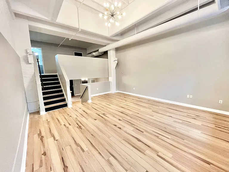 1133 W 9th Street — Photo 60