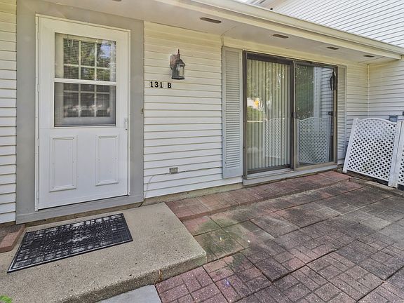 3rd image of 131 Brewster Ct APT B