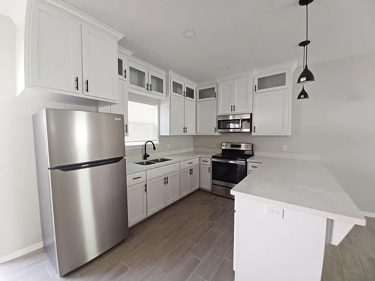 1630 Playa Dr #1 — Photo 4