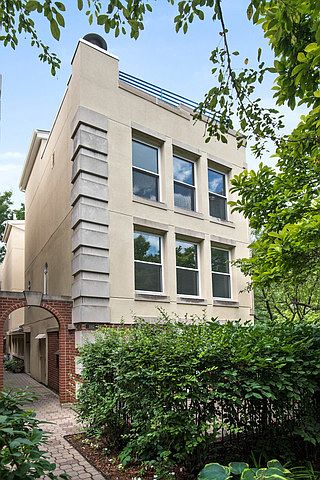 1st image of 1162 S Plymouth Ct APT 1SE