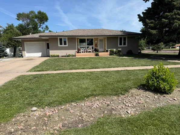 610 N 9th St, David City, NE 68632
